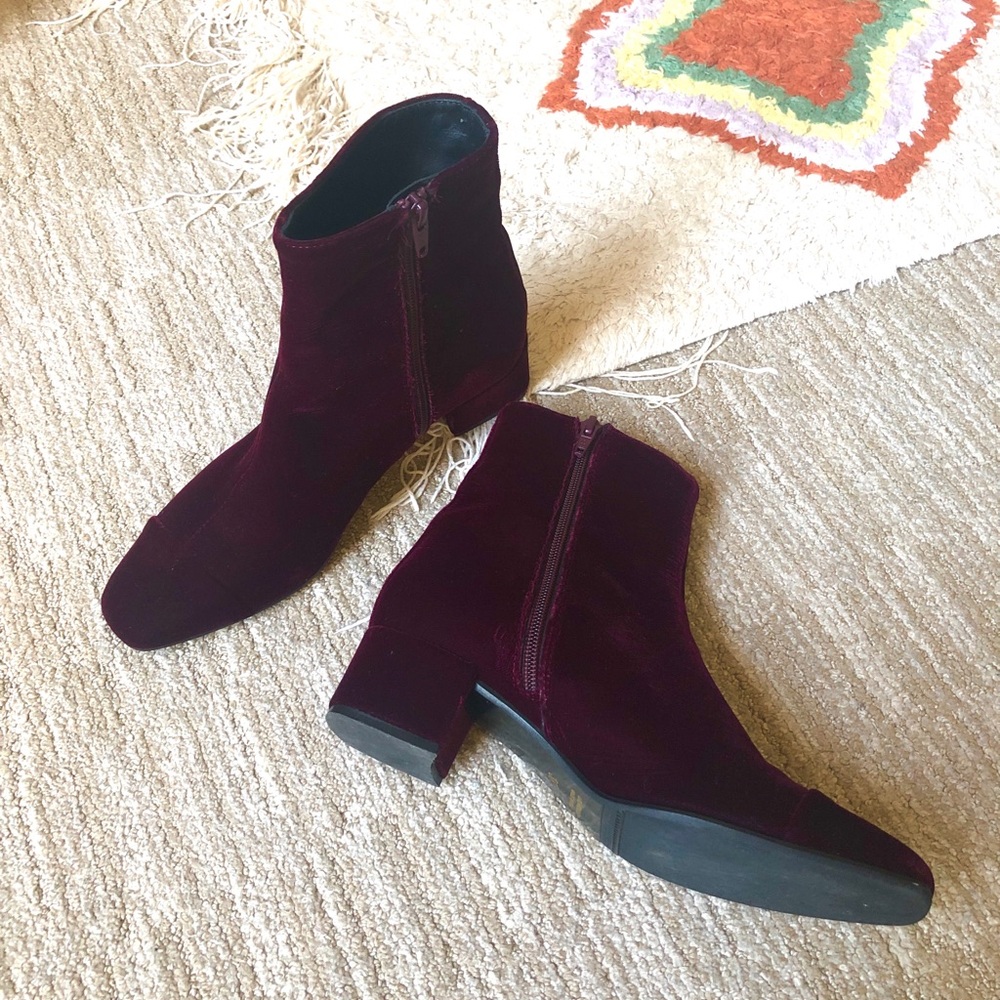 Carel booties burgundy velvet 38